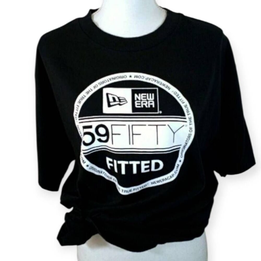 NEW ERA BLACK T-SHIRT SZ. M/L EUC.